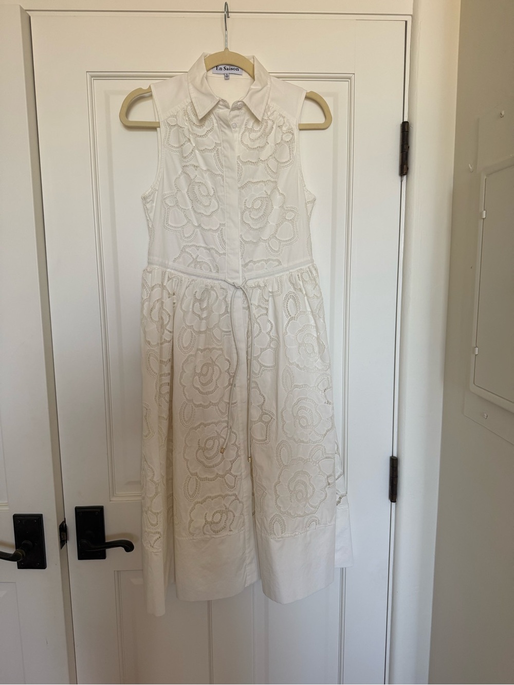 En Saison Chloe Sleeveless Midi Dress - Picture 4 of 4